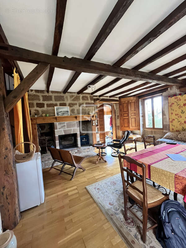 Maison à VARS-SUR-ROSEIX