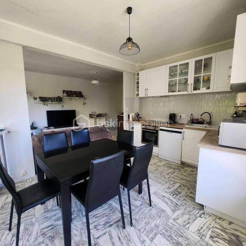 Appartement lumineux de 70 m2 à proximité de la célèbre Promenade des Anglais et de l'Église Russe Saint Nicolas - photo 3