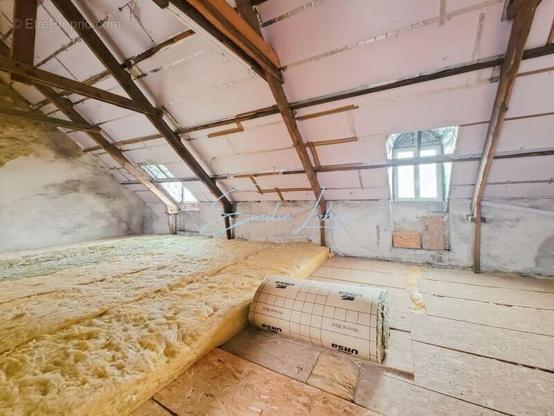 INVESTISSEURS!!! Centre-bourg d'Elliant - Immeuble 300m2 et parcelle de plus de 1000m2 divisible - photo 13
