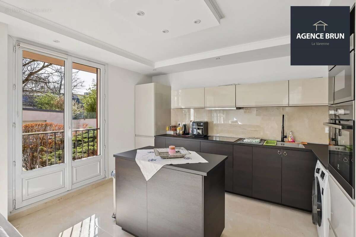 Appartement à SAINT-MAUR-DES-FOSSES