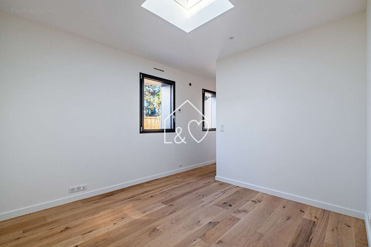 Le Pouliguen , Maison rénovée intégralement ,  2 chambres , frais de notaire réduits (2%) - photo 9