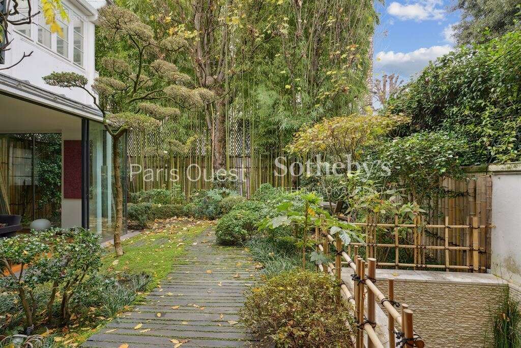 Maison à NEUILLY-SUR-SEINE