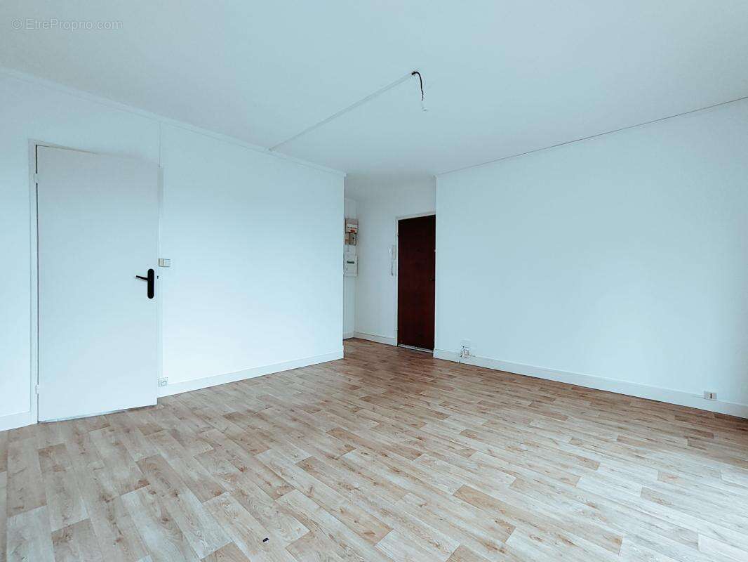Appartement à LAMORLAYE