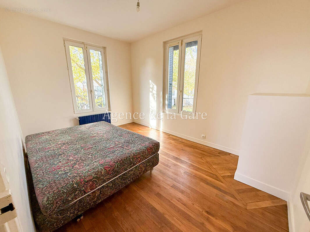 Maison à SARTROUVILLE