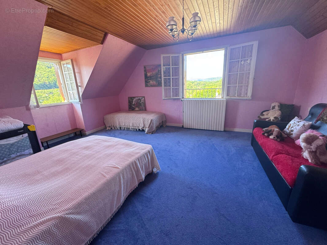 Maison indépendante avec terrain, garage et 6 chambres - vue dégagée - photo 15