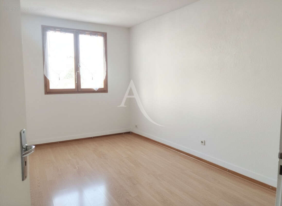 Maison Val De Dagne Montlaur 4 pièce(s) 95 m² avec jardin et garage - photo 6