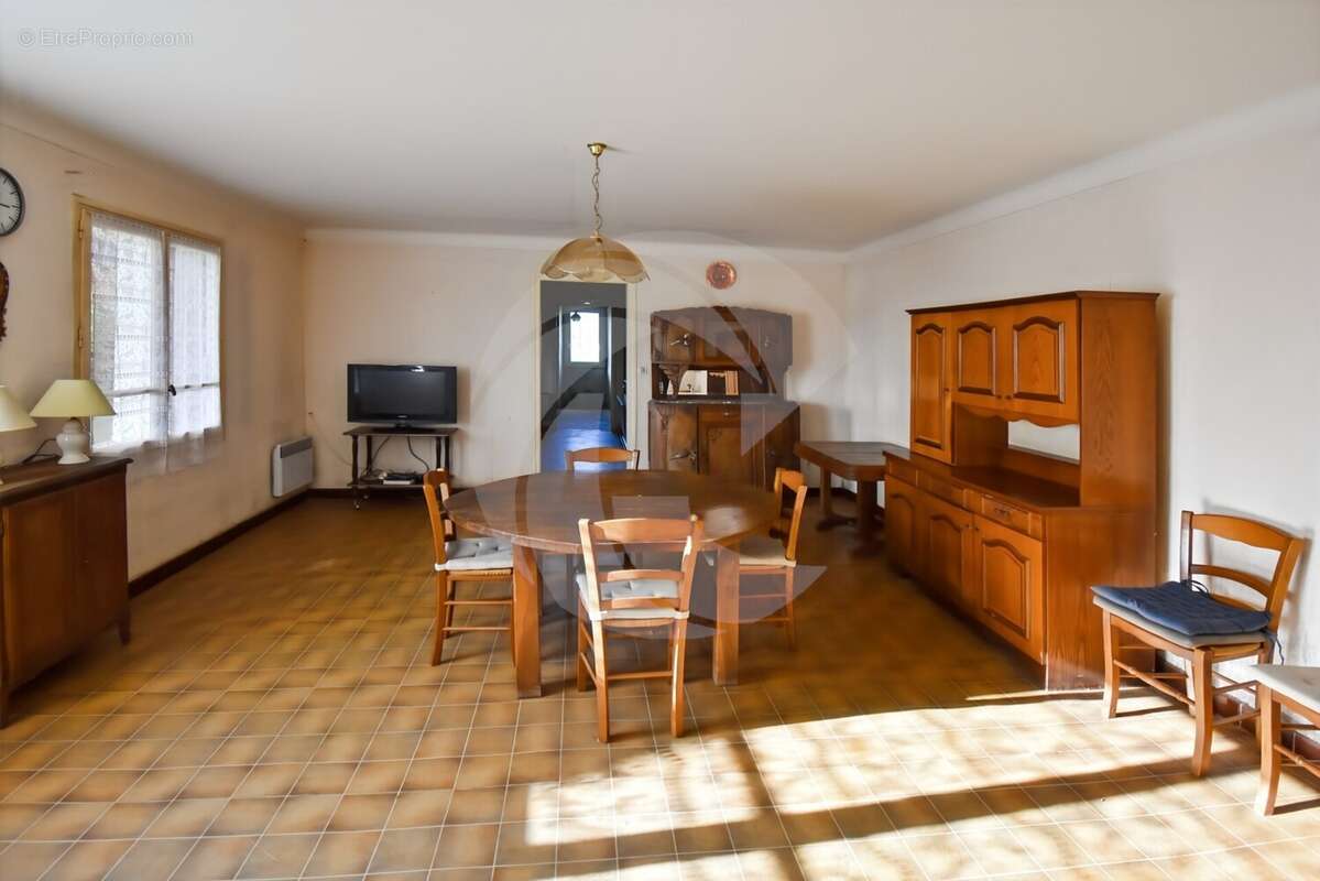 Maison à NEGREPELISSE