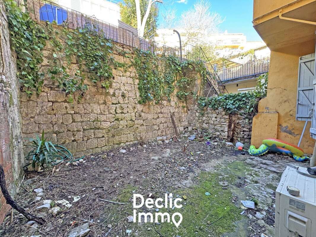 Appartement avec cour et balcon - boulevard du jeu de ballon - grasse - photo 2