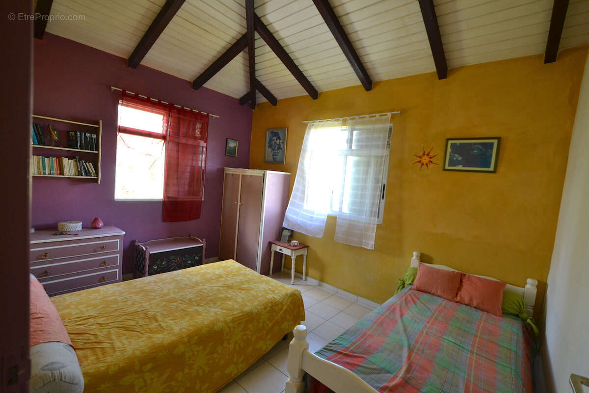 Maison à LES ABYMES