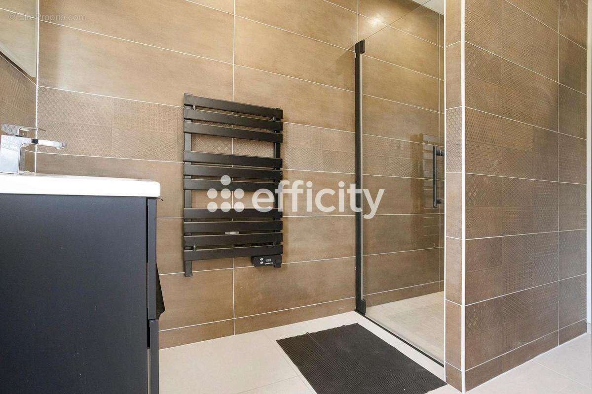 Maison 250 m² à Beleymas  - photo 15