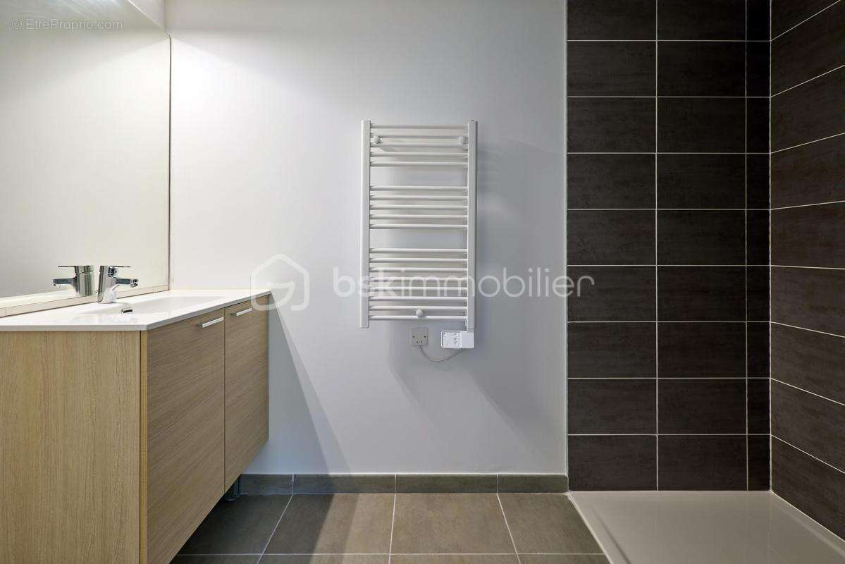 Appartement à BORMES-LES-MIMOSAS