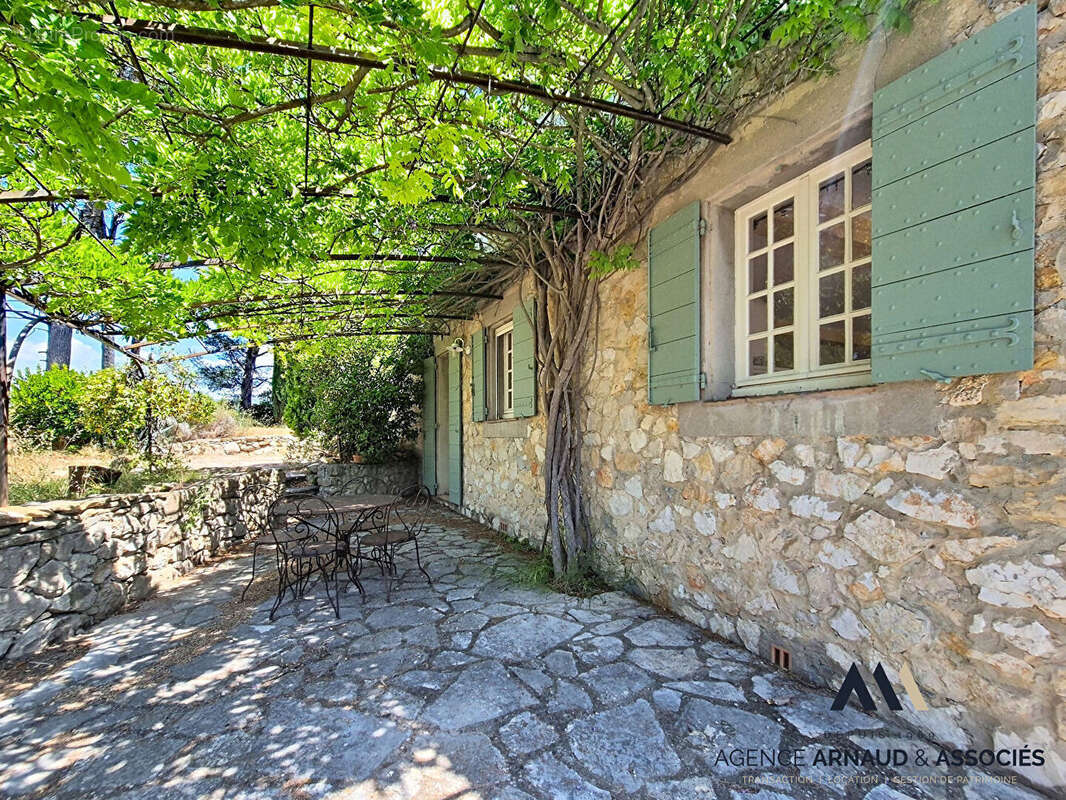 Le Castellet - Authentique bastide provençale en pierre de plain-pied avec vue panoramique - photo 6