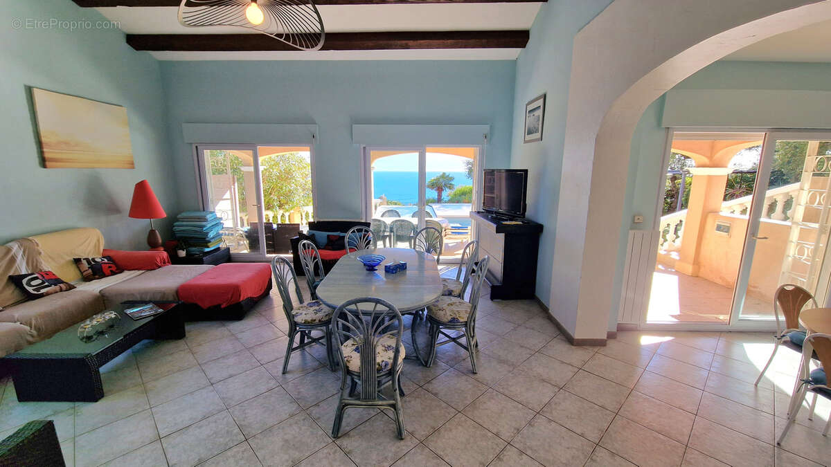 Maison à LES ISSAMBRES