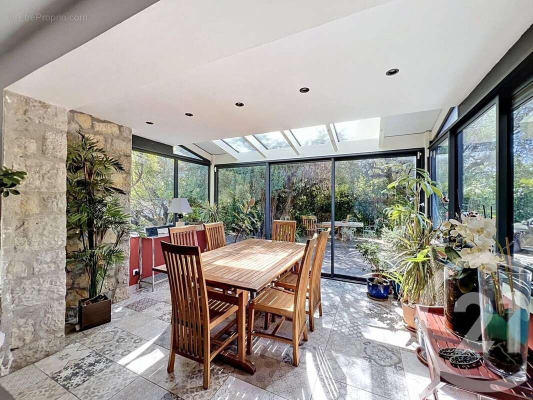 Maison à MOUGINS
