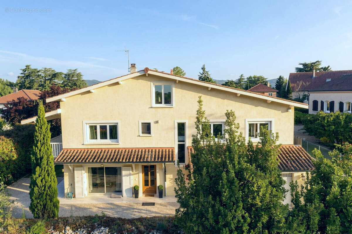 Grande maison familiale 7 chambres - Chaponost cœur de village - photo 2
