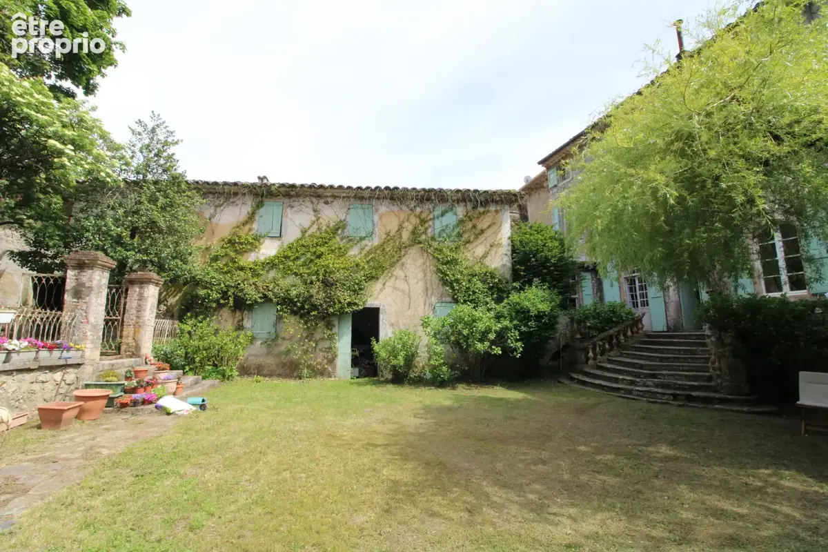 Maison de maitre 464 m2 + 150 m2 caves et garage.. - photo 10