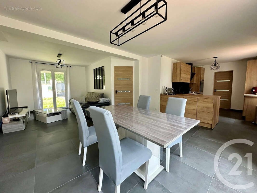 Maison à VILLEVAUDE