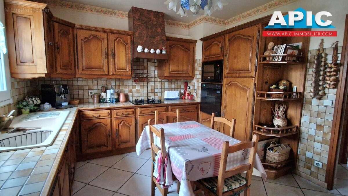 Maison à LE THILLAY