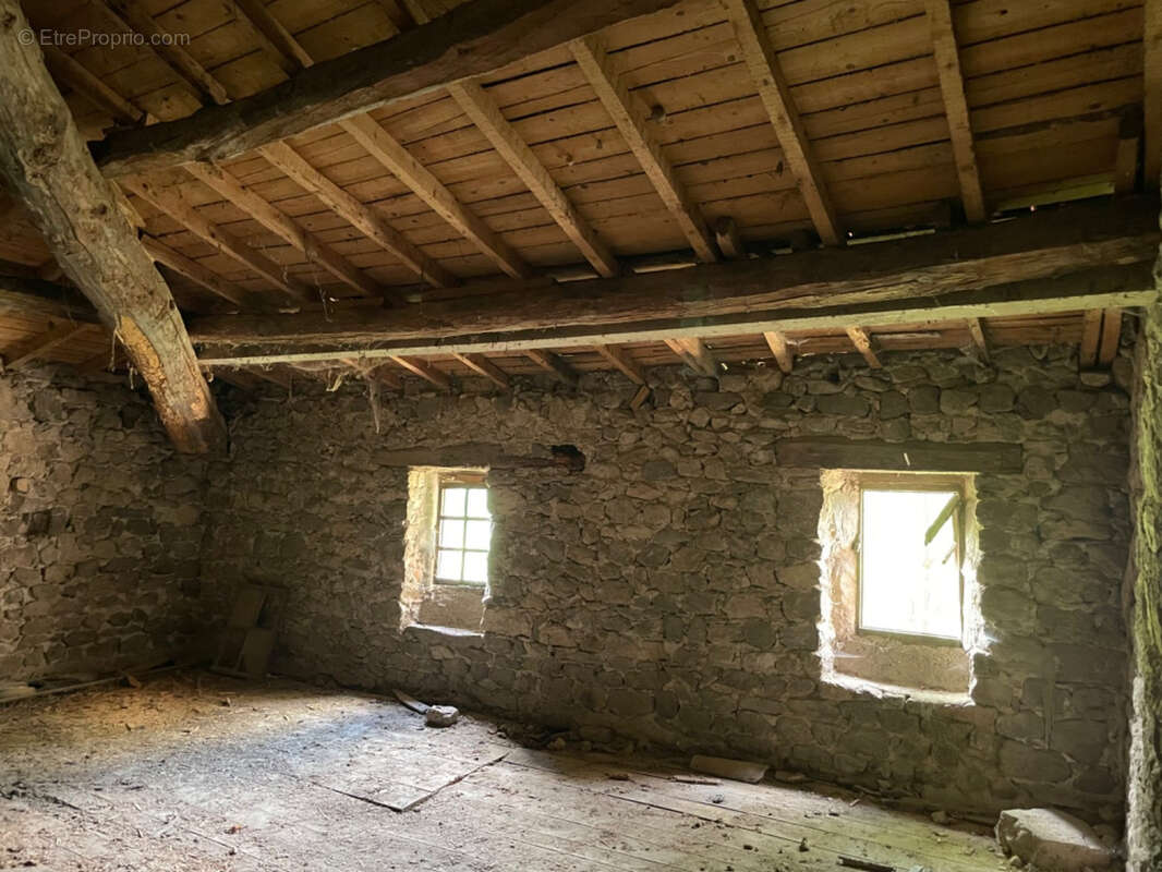 Maison à SATILLIEU