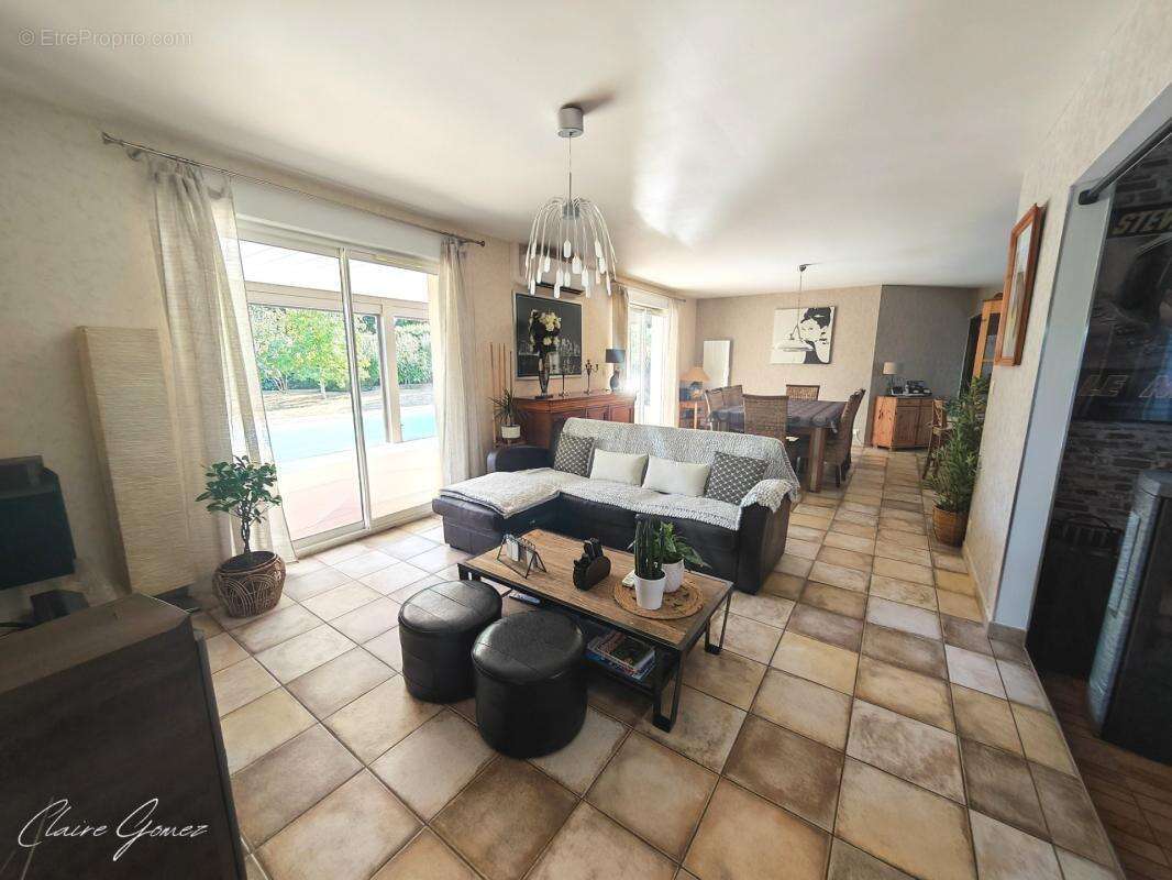 Maison de plain-pied 5 pièces 143,54m² – À seulement 10 minutes de L'Isle-Jourdain (32) - photo 2