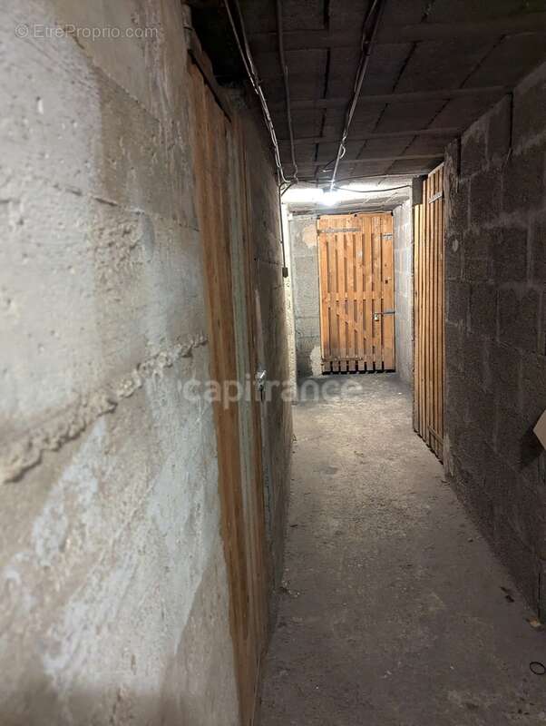 Appartement à vendre 4 pièces TULLINS (38) -  62.79 m² - Dernier étage - 2 chambres- 2 caves et stationnement au bas de l'immeub - photo 13