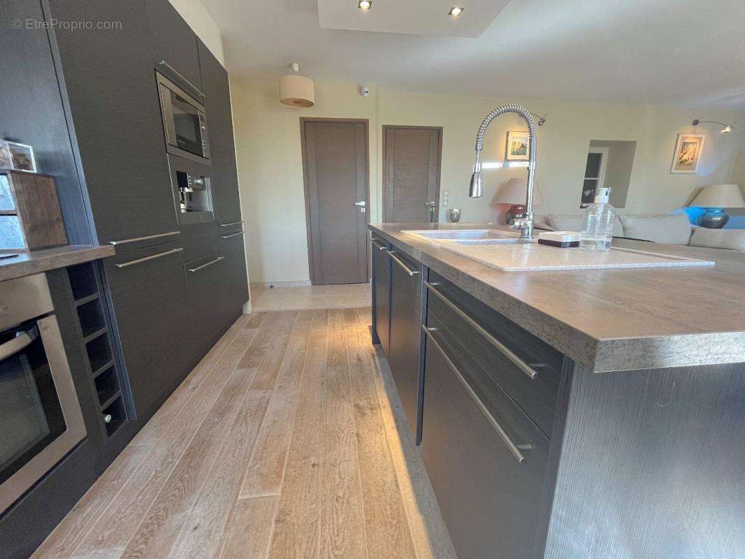 Appartement à MOUGINS