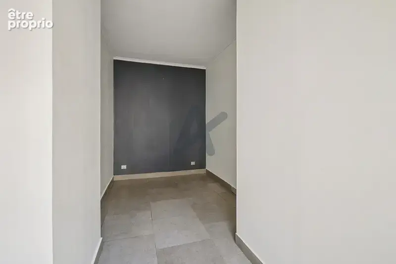 Lyon 6 - Place Maréchal Lyautey: Un appartement T2 entièrement rénové de 49m2 avec balcon et vue. - photo 8