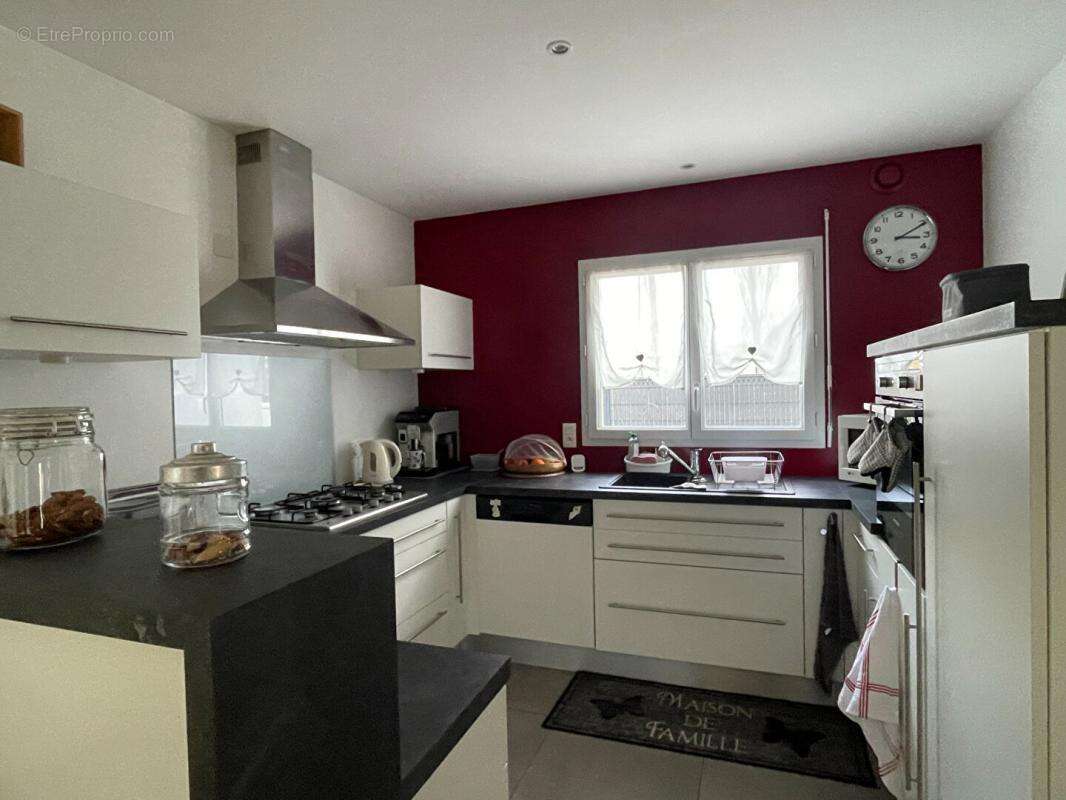 Maison à MONTFORT-SUR-MEU