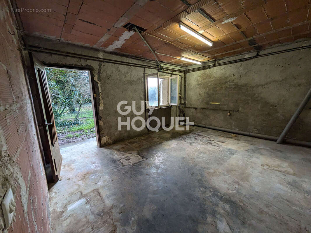 Maison à LAROQUE-DES-ARCS