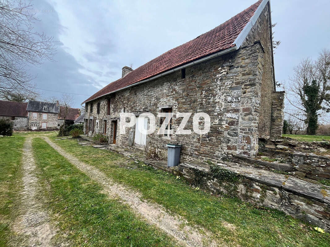 Maison à LE MESNIL-VILLEMAN