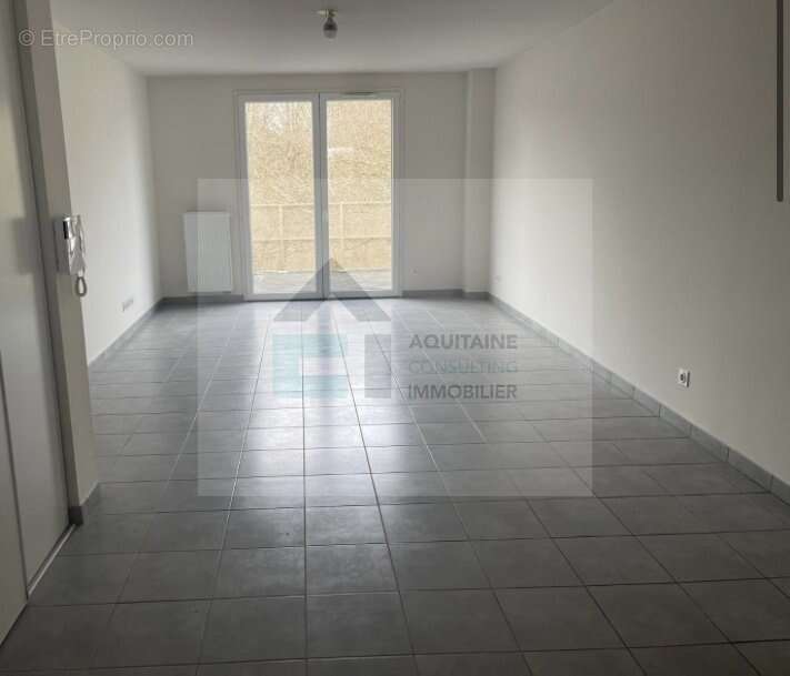 Appartement à VILLENAVE-D&#039;ORNON