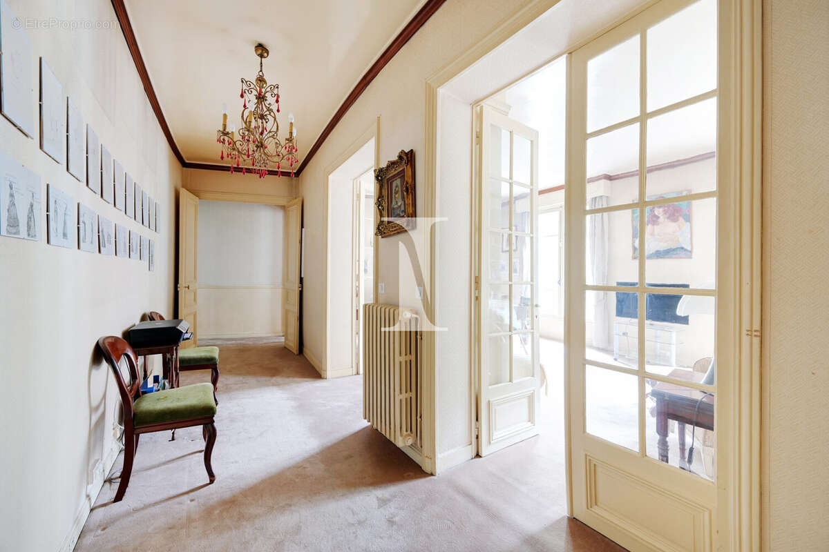 Appartement à PARIS-18E