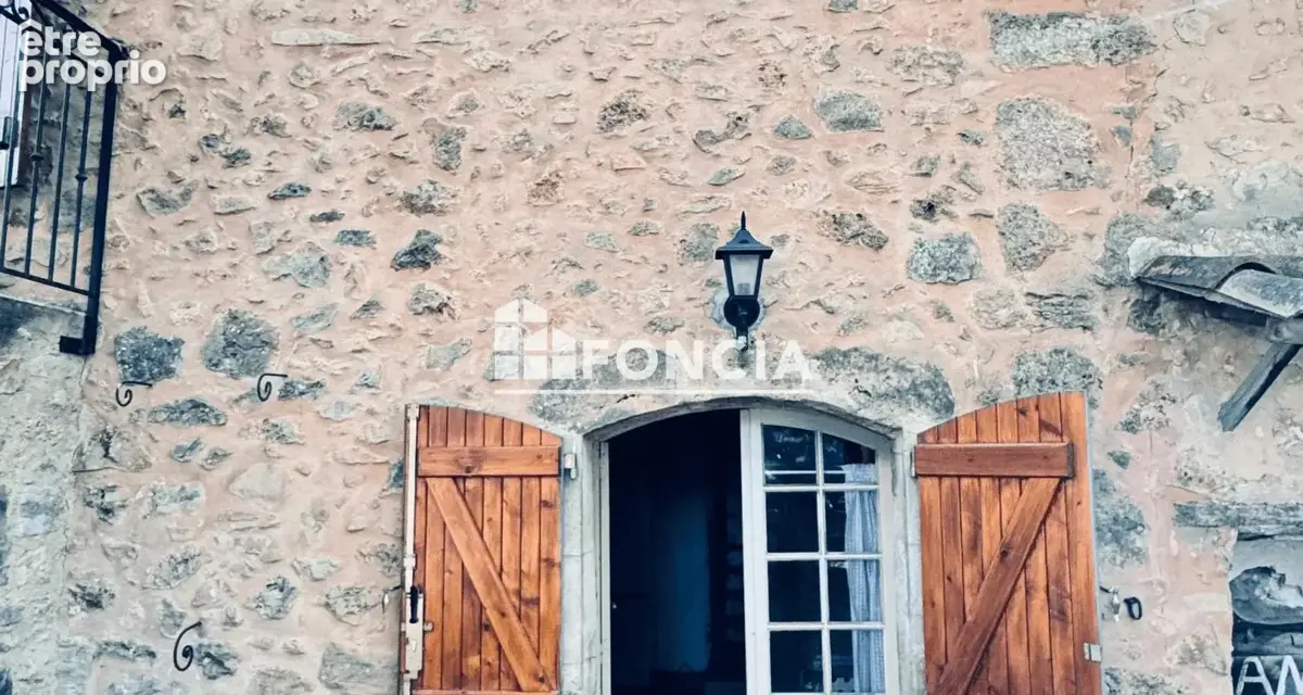 LE THORONET - Maison de hameau en pierres — 3 niveaux — Jardin, dépendance, piscine, buanderie — Plus de 199 m² habitables — À r - photo 15
