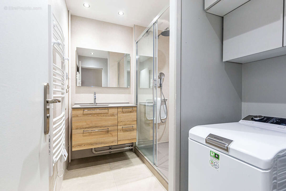Agence immobiliere laforet - "chêne" - annecy - appartement traversant t5 - veranda - cave - garage double en sus (hsp : 3m10) - - photo 8