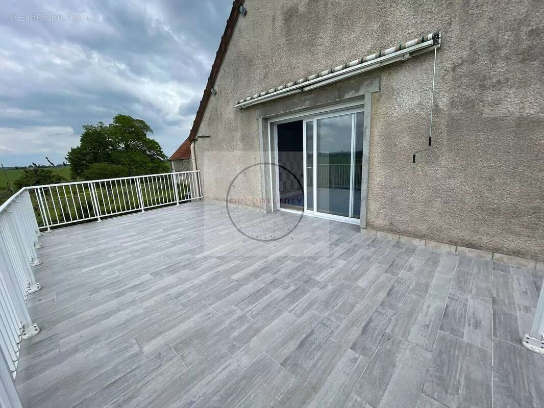 Maison à REBAIS