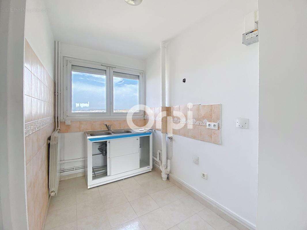 Appartement traversant avec vue mer et balcon à vendre - photo 12