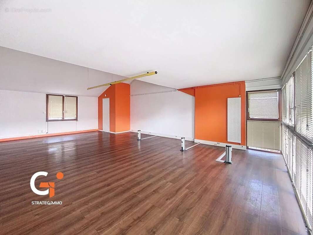 Commerce à SAINT-ETIENNE-DU-ROUVRAY