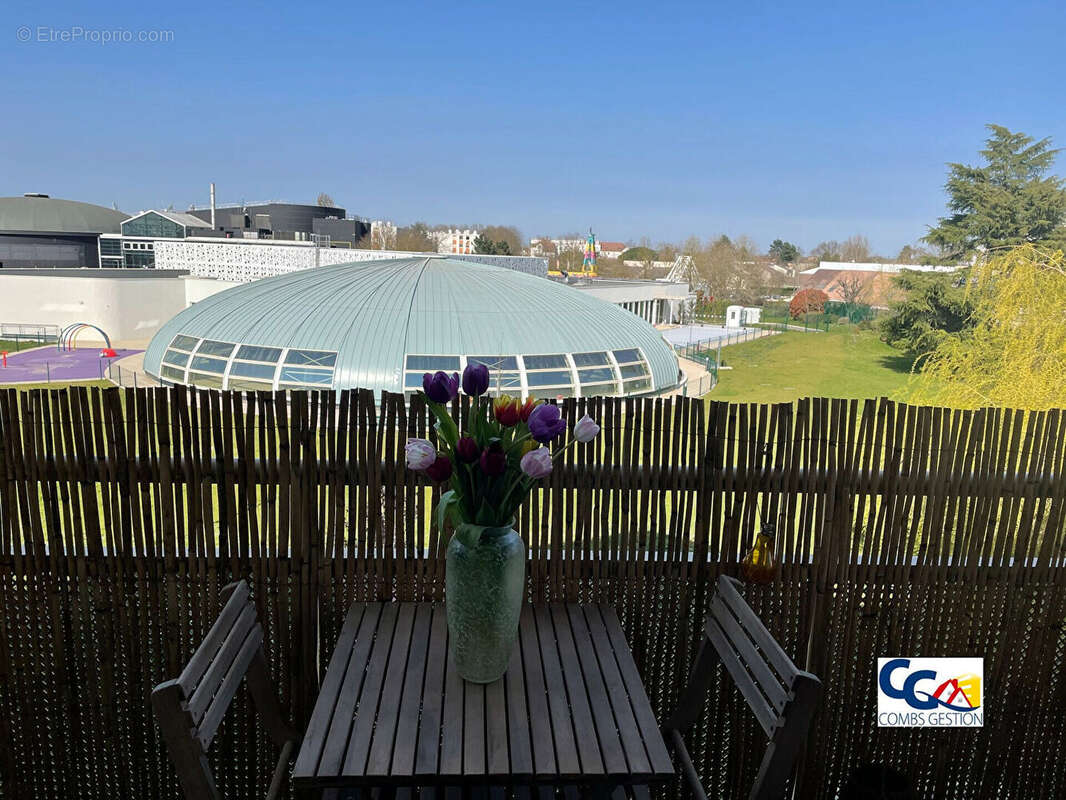 Appartement à COMBS-LA-VILLE