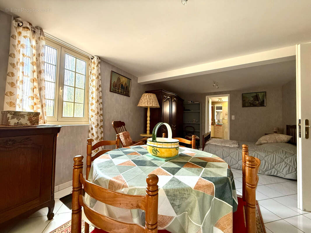Maison à POUJOLS