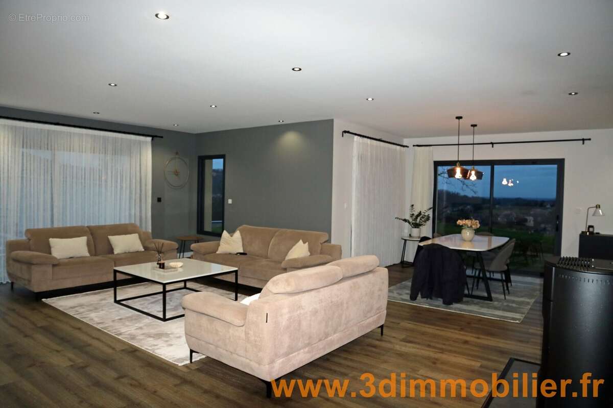 Maison à LONS-LE-SAUNIER