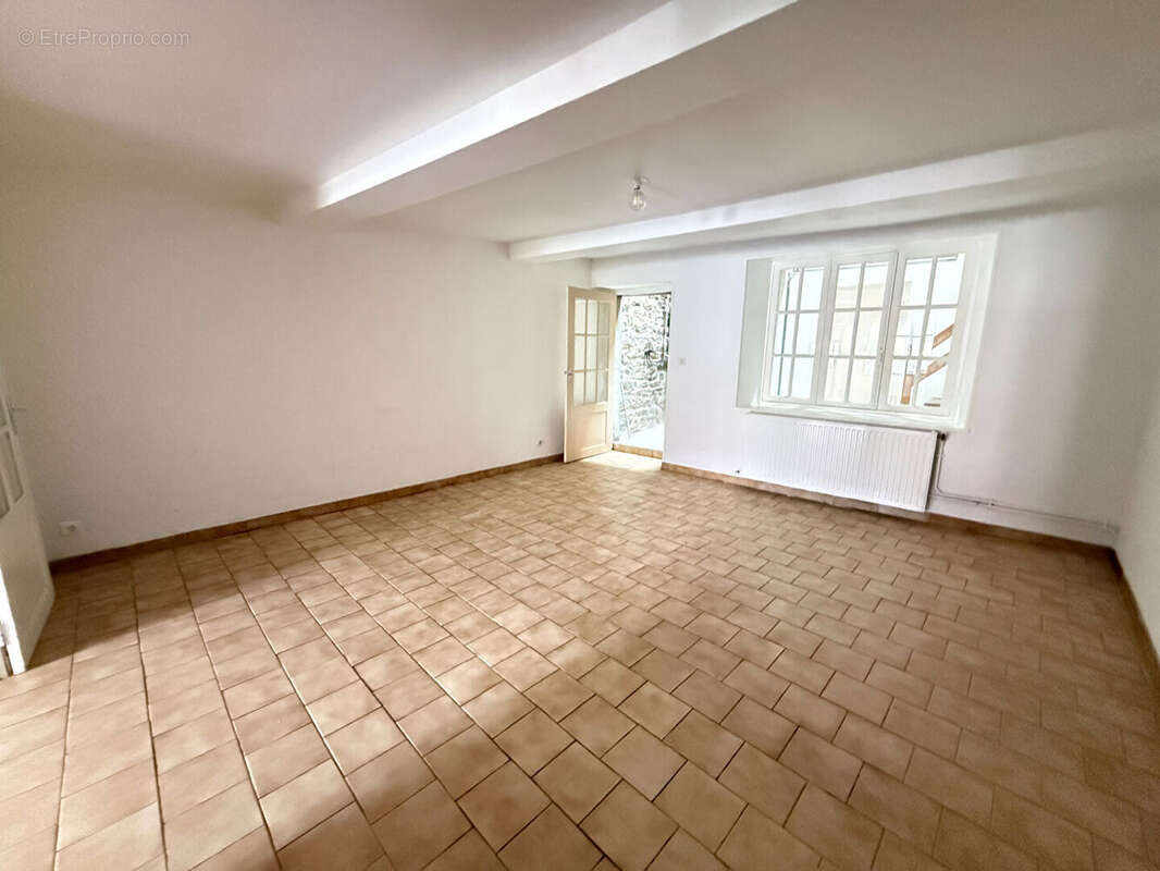 Maison à RENWEZ