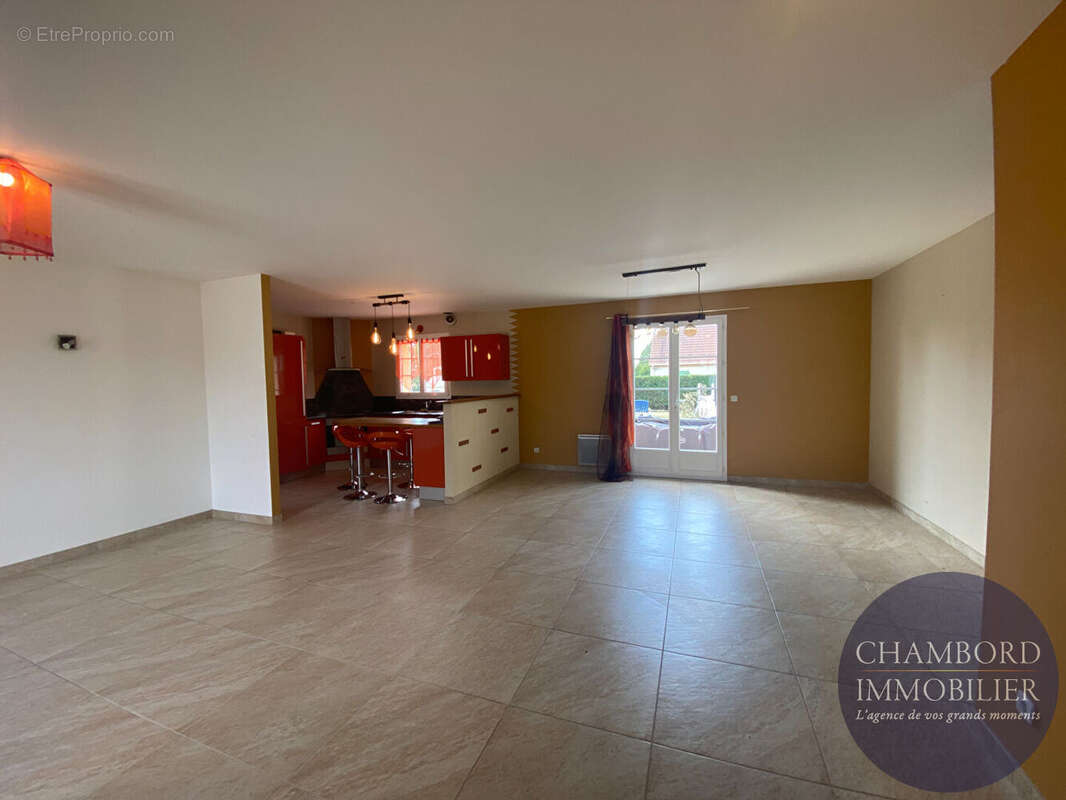 Maison Sassay de plain pied 95 m² - photo 2