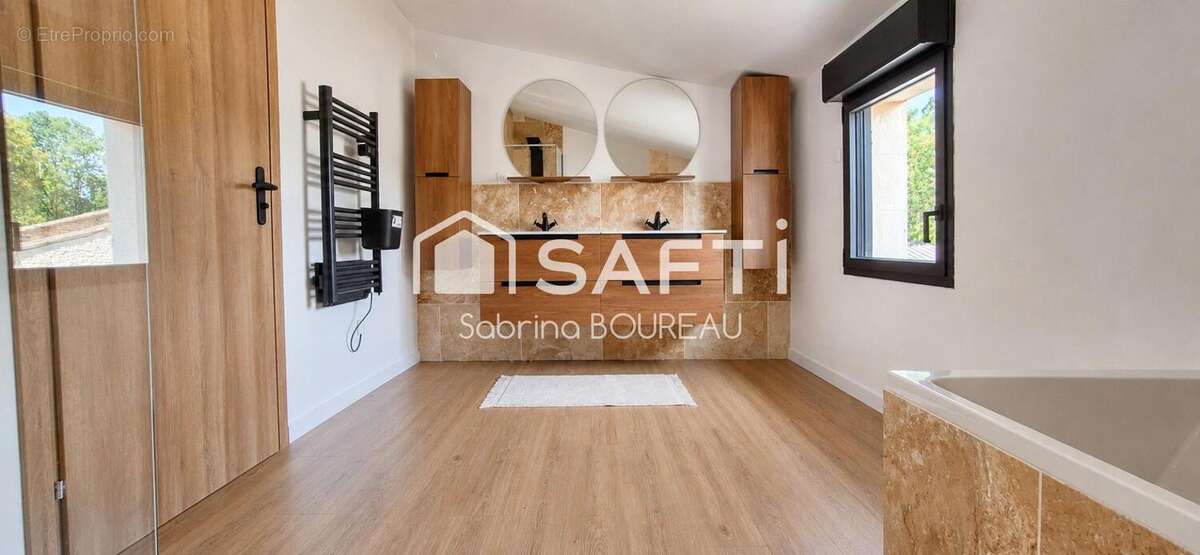 Maison 163 m² à Cherveux  - photo 7