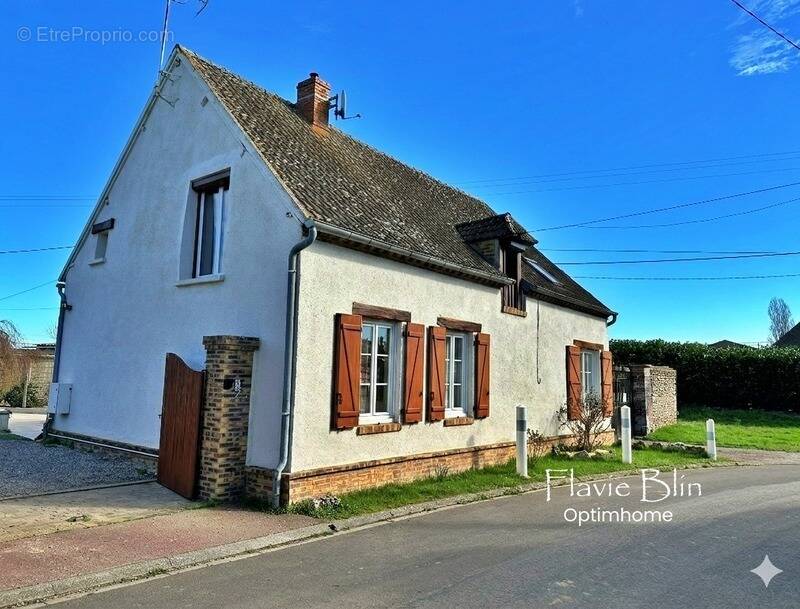 Maison à SEREZ