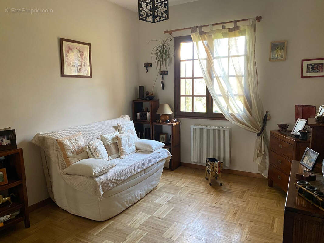 Maison à SAINT-QUENTIN-LA-POTERIE