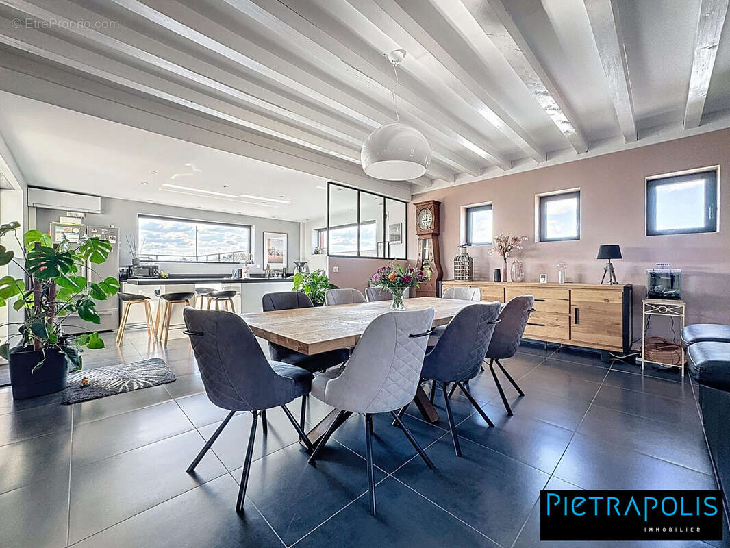 Maison à SAINT-GENIS-LAVAL