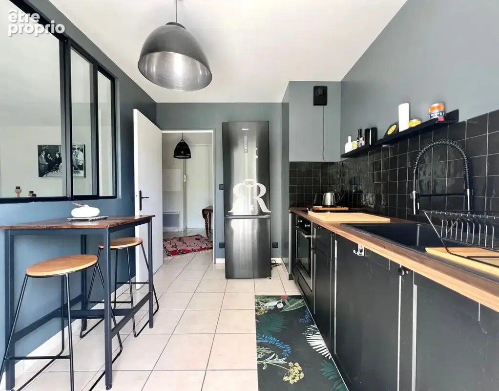 Appartement 2 chambres avec balcon, garage et cave - photo 2