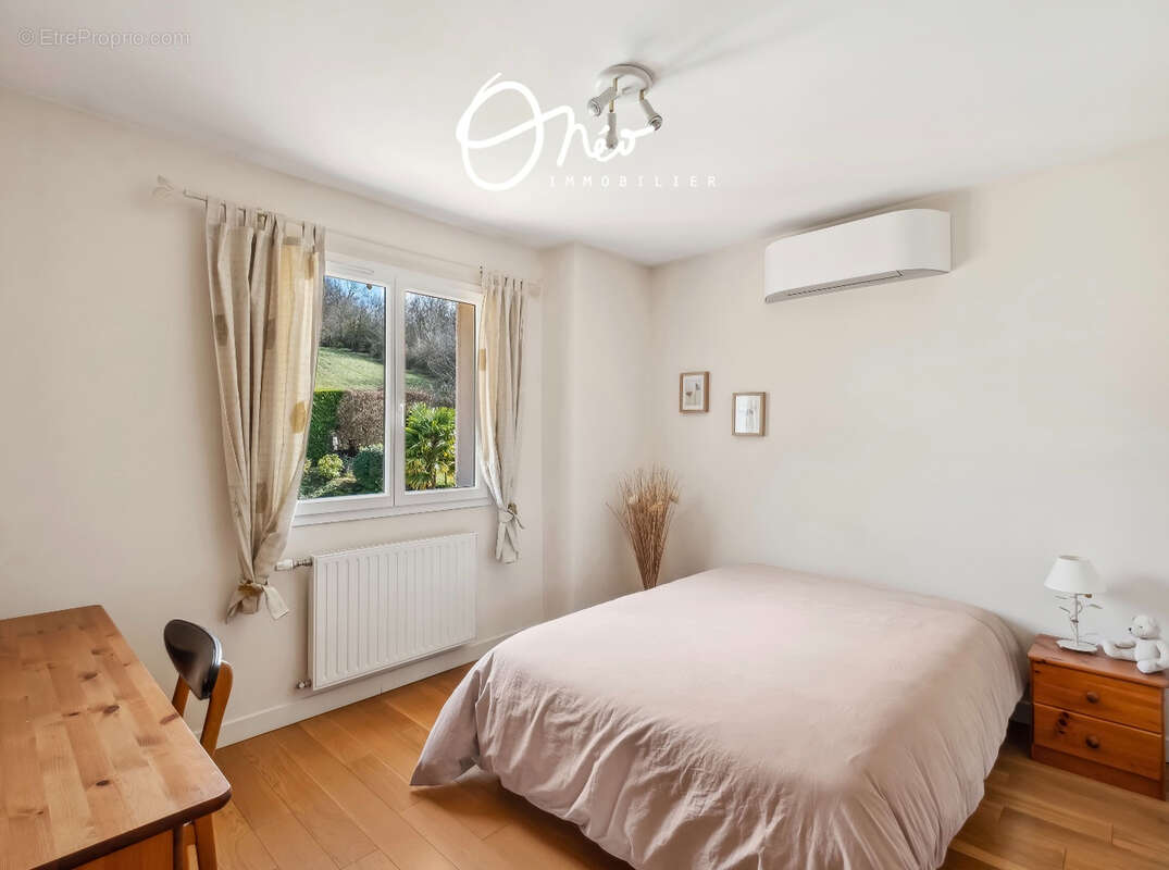 Maison à SAINT-PIERRE-DE-CHANDIEU