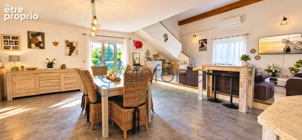 À 6 km d’Uzès  Villa familiale de 155 m2, 4 chambres, jardin arboré et piscine - photo 2