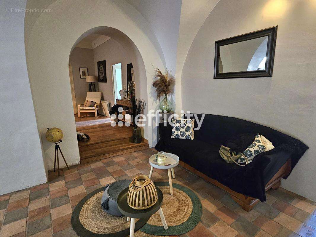 Appartement à LA TOUR-D&#039;AIGUES